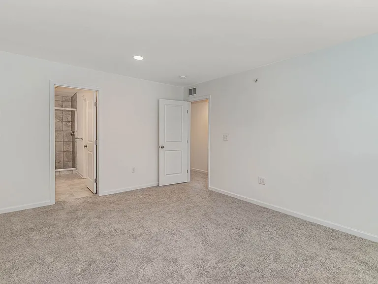 3117 Stall Ln — Photo 8