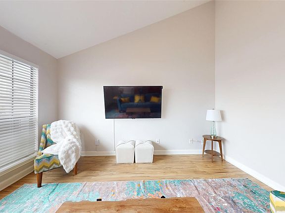 4th image of 10429 Schaper Rd