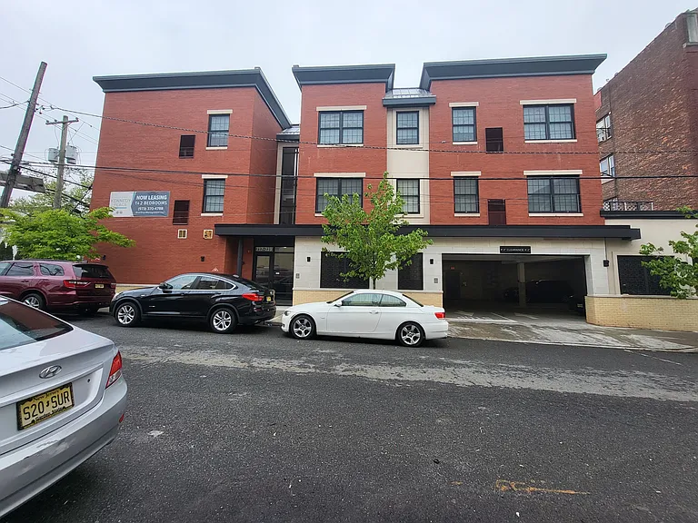 717-719 Kennedy Blvd #101 — Photo 3