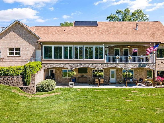 4th image of 104 Island Ln