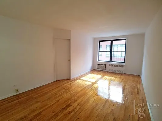 Rented by Hecht Group | media 23
