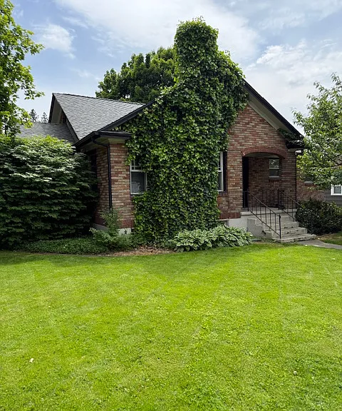 1204 S Maple St — Photo 1