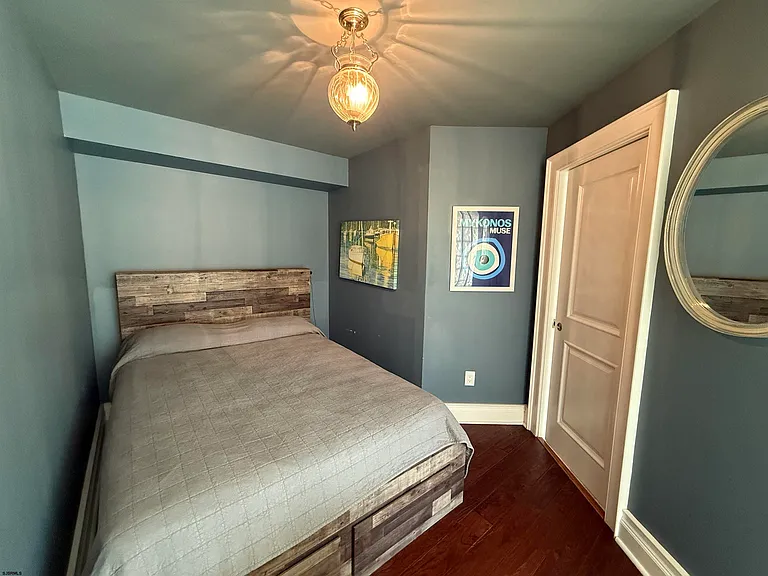 119 S Sacramento Ave — Photo 12