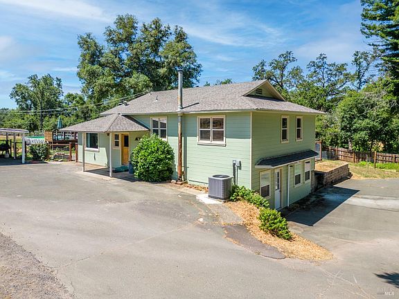 3rd image of 10951 East Road