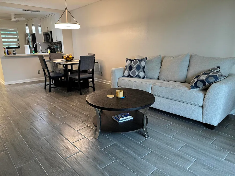 7142 Golf Colony Ct #206