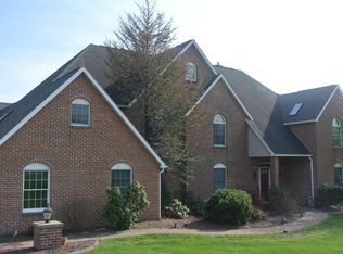 122 Skyward Dr, Danville, PA 17821
