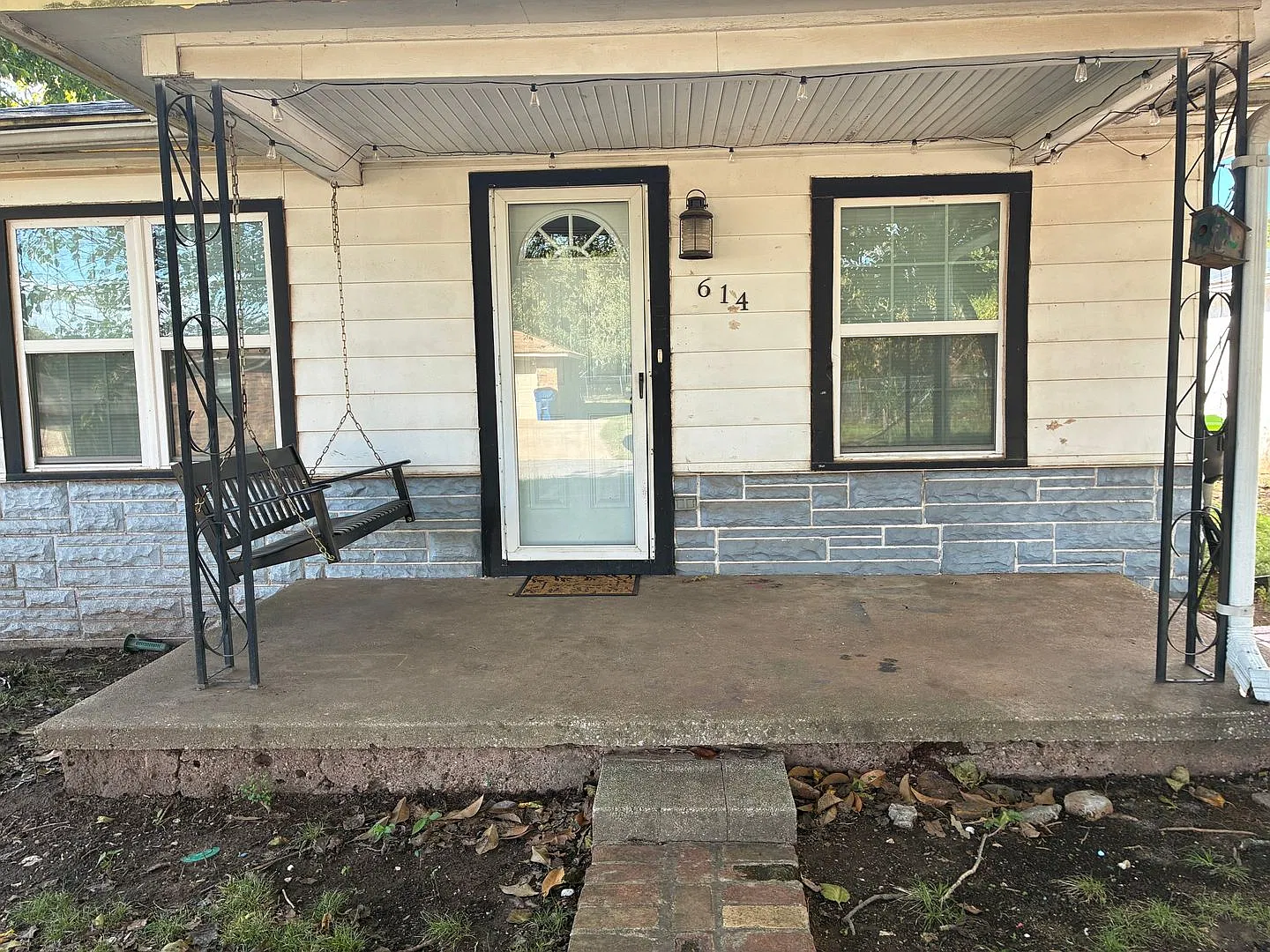 3 bedroom and 1 bath home for rent in Tecumseh — Photo 1