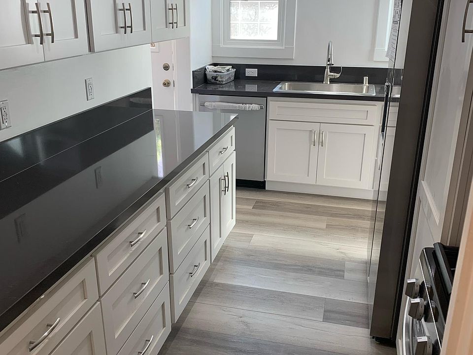 1st image of 3759 Greenwood Ave