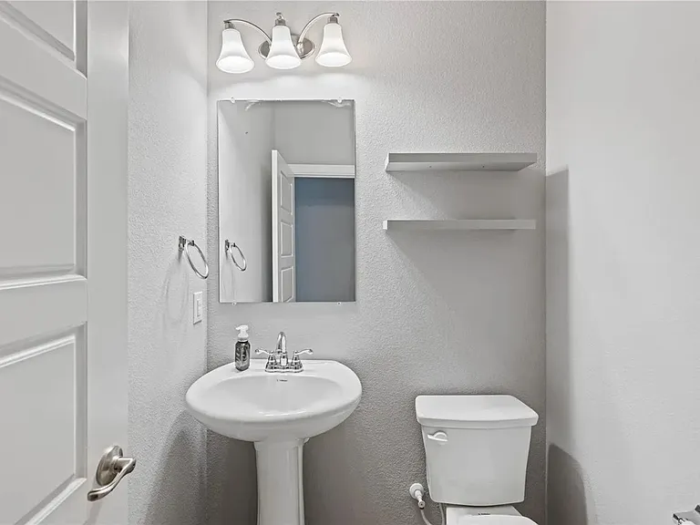 12405 Iveson Dr — Photo 16