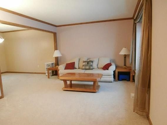 3rd image of 3654 W Forest Hill Ave