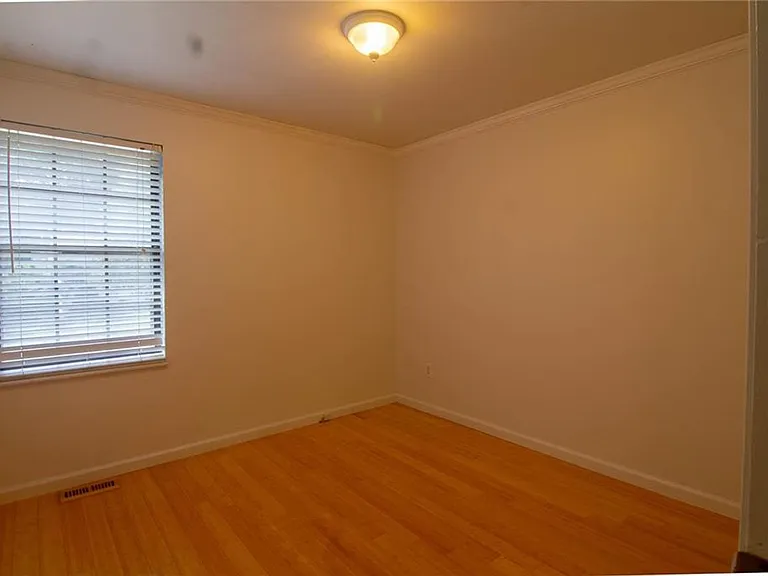 18 Brooker Ct — Photo 5