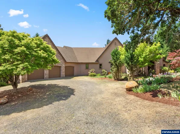 8801 SE Walnut Dr, Amity, OR 97101