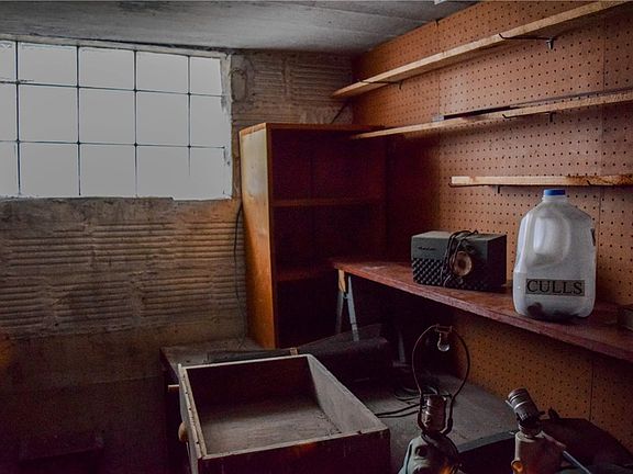 3rd image of 908 Liberty St