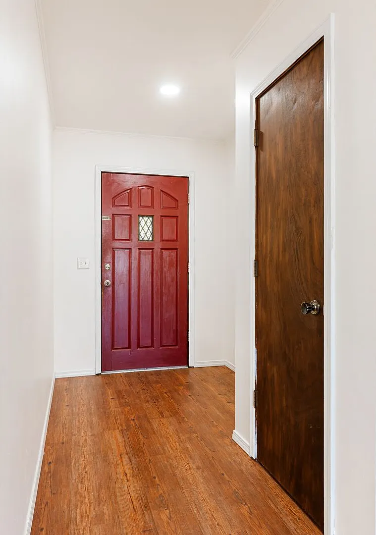 Beautifully updated 3-bedroom, 2-bathroom home — Photo 3