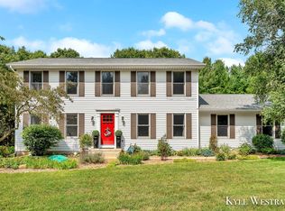 8571 Meadow Rock Ct NE, Rockford, MI 49341