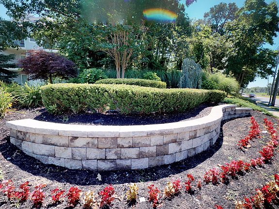 3rd image of 516 Waters Edge Dr