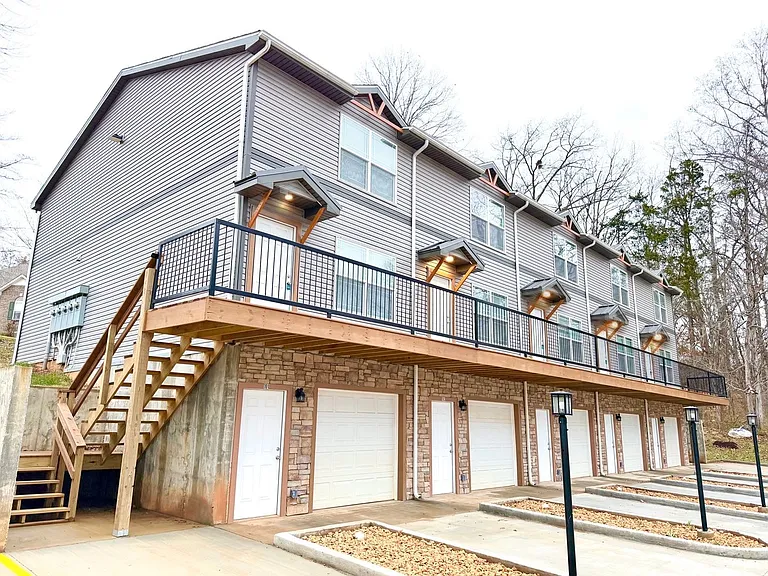 511 Glenstone Springs Dr — Photo 2