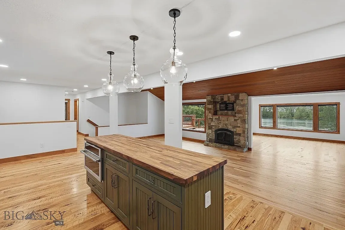 5 bed, 5430 sqft, $8,995 — Photo 4