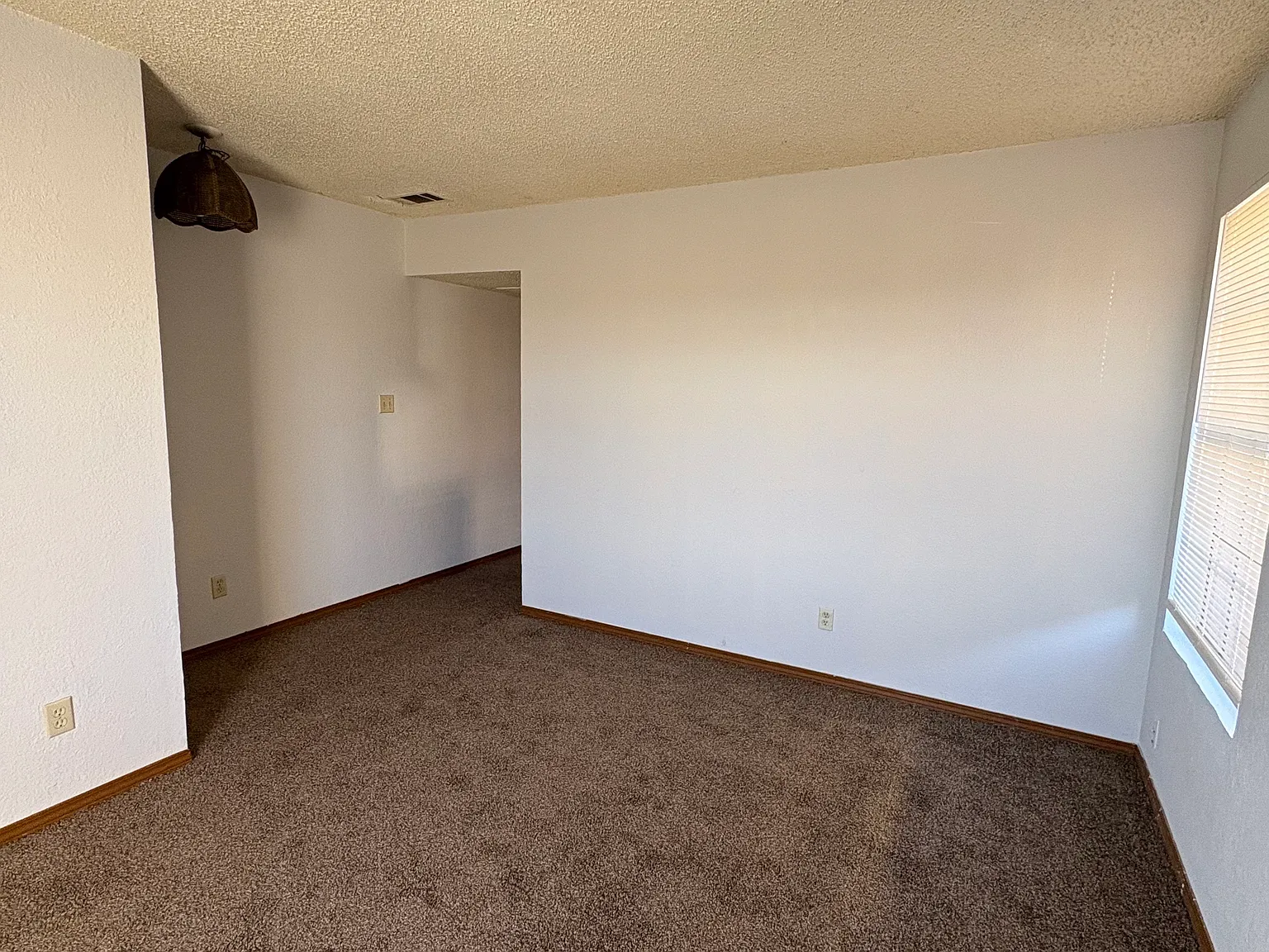 2 bed, 700 sqft, $920 — Photo 3