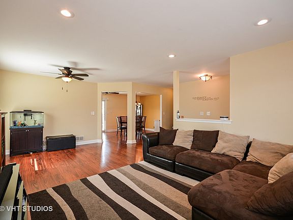 5th image of 416 Essex Pl