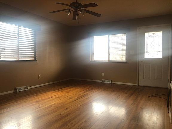 5th image of 304 S Highland Ave