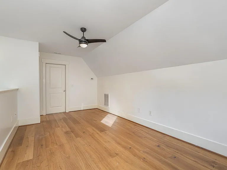 1239 Great Ridge Pkwy — Photo 14