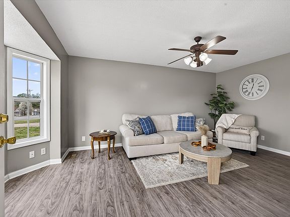 4th image of 2758 N Whitfield Rd