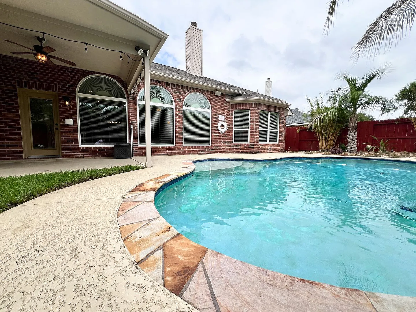 Spacious 3-Bedroom Home with Pool and Luxurious Upgrades Available for Lease — Photo 1