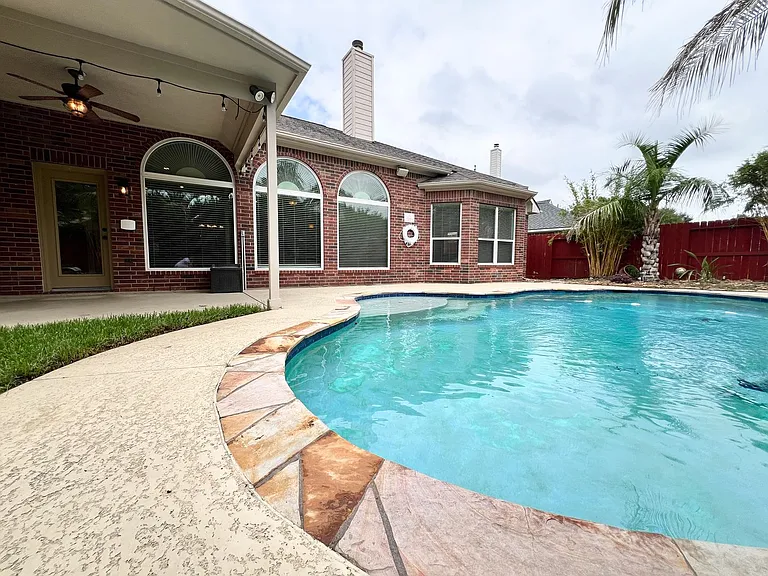 2215 Dorman Ct — Photo 43