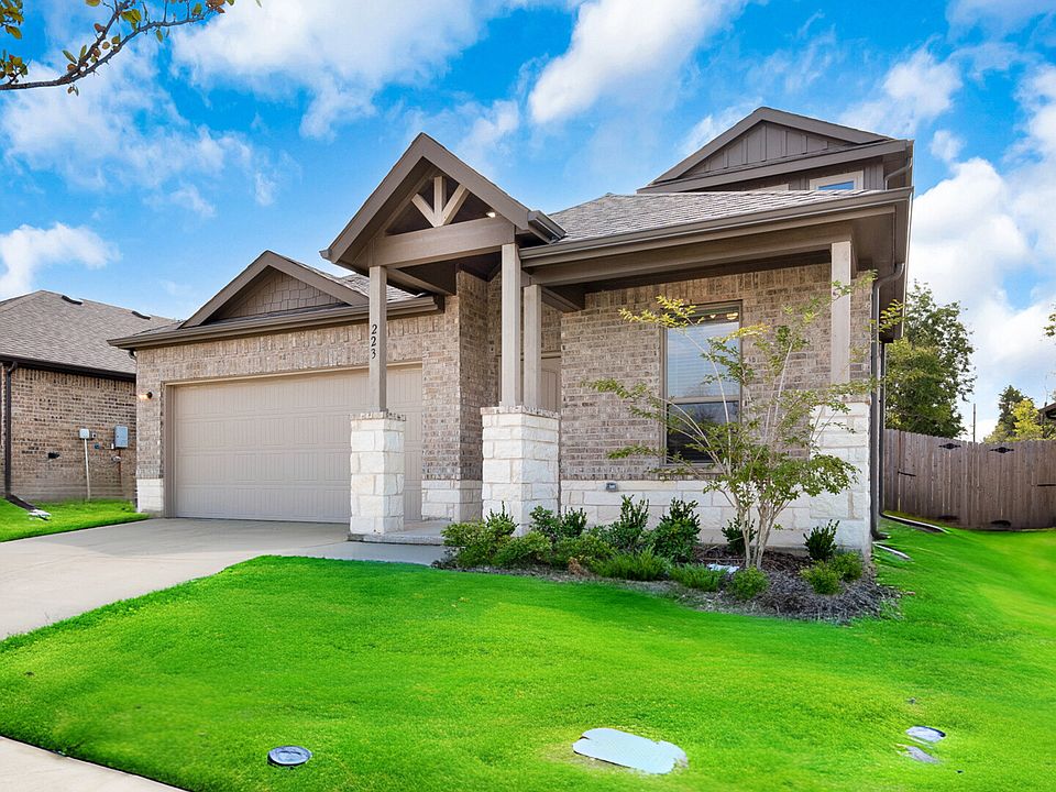 1st image of 223 Knoll Pines Dr
