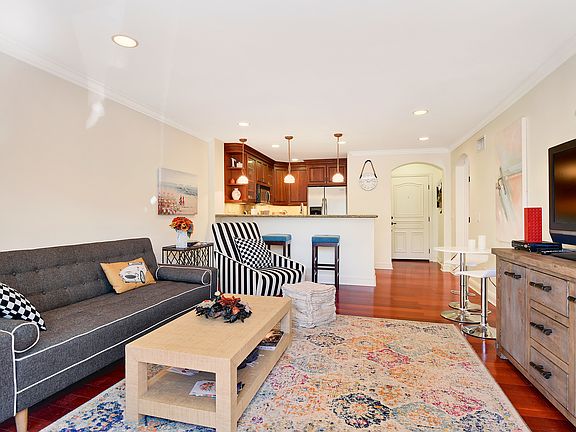 5th image of 7411 Herschel Ave