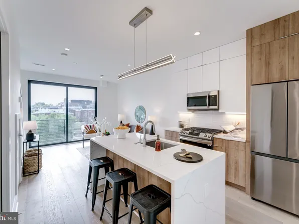 3319 11th St NW #5, Washington, DC 20010