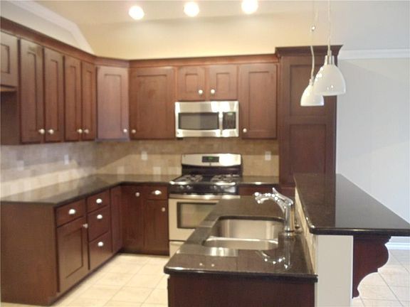 5th image of 2224 Crooked Oak Dr