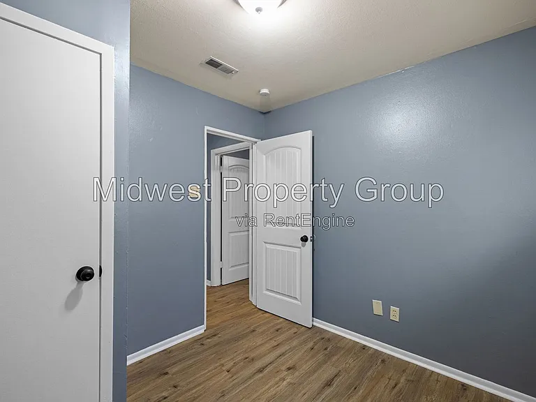 1432 E Pitman Ave — Photo 16