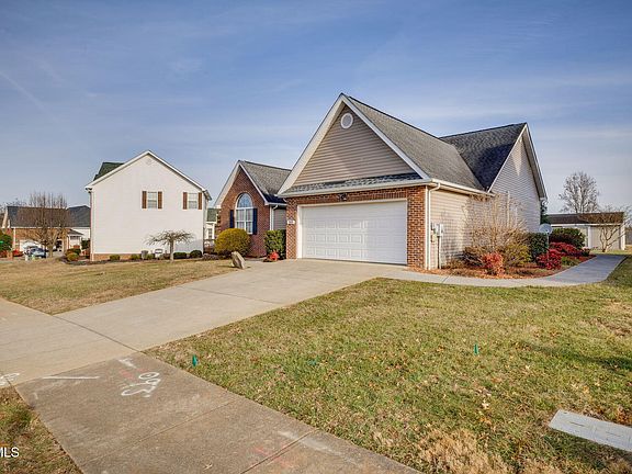2nd image of 205 Rockingham Meadows Dr