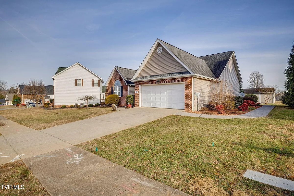 Building Photo - 205 Rockingham Meadows Dr