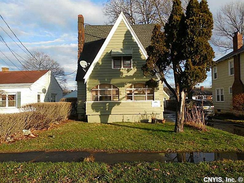 1st image of 2219 Valley Dr