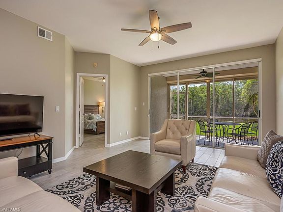 2nd image of 526 Lake Louise Cir Unit 401