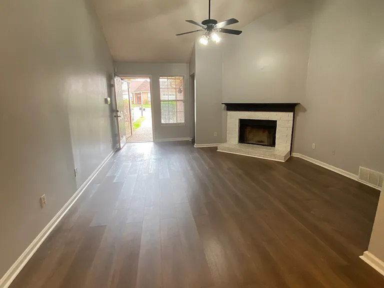 1849 Winship Dr — Photo 12
