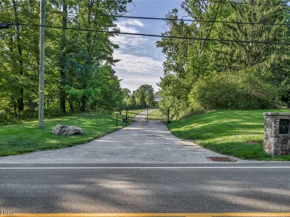 6610 Wallings Rd, Brecksville, OH 44141