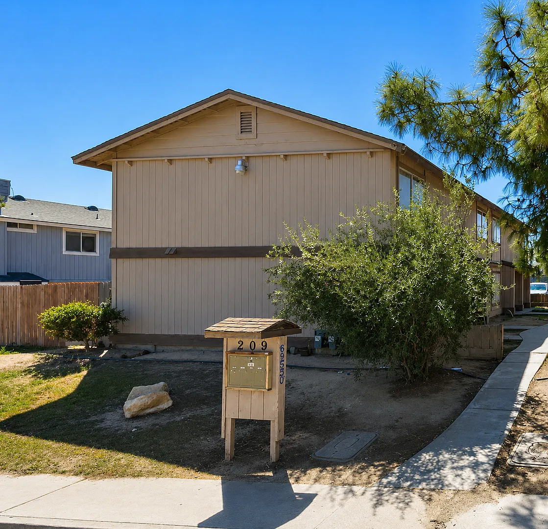209 W. Ash St. — Photo 1