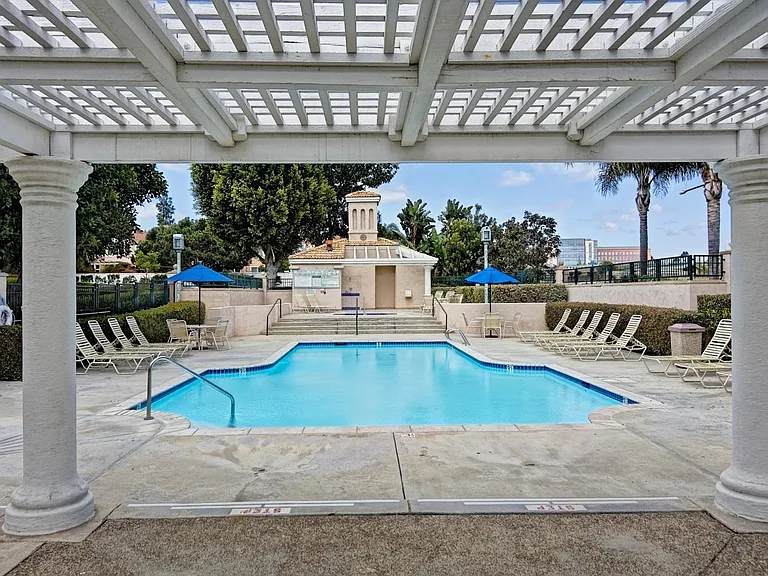 7245 Calabria Ct — Photo 20