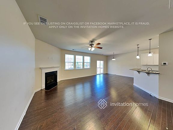 4th image of 13422 Hyperion Hills Ln