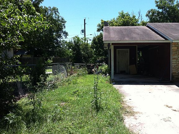 3rd image of 810 Conway Dr