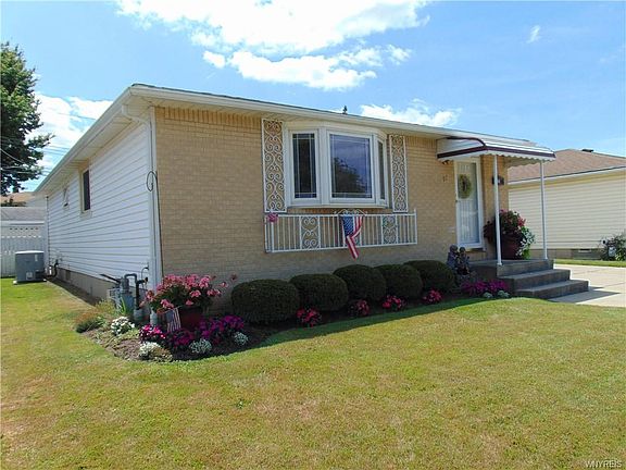 3rd image of 91 E Cherbourg Dr