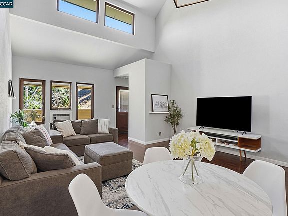 5th image of 700 Suntree Ln Unit 711