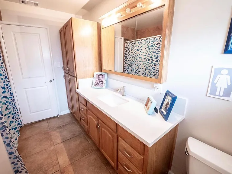 210 Canterbury Ave — Photo 19