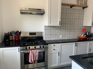 715 W 37th St #4, Minneapolis, MN 55409