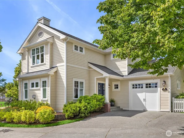 1803 Parade Grounds Avenue NE, Bainbridge Island, WA 98110