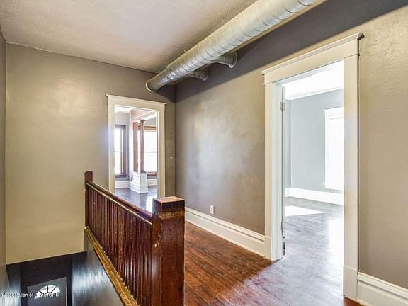 2nd image of 406 S Washington Sq